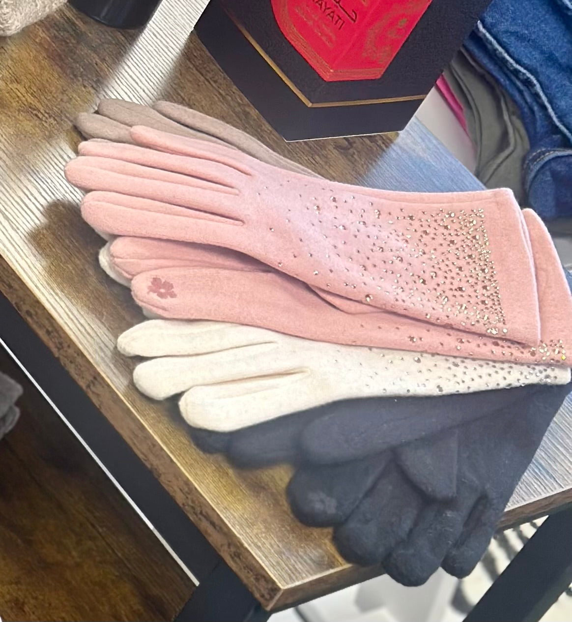 Diamante Detail Gloves ( 4 Colours) - Susie's Boutique